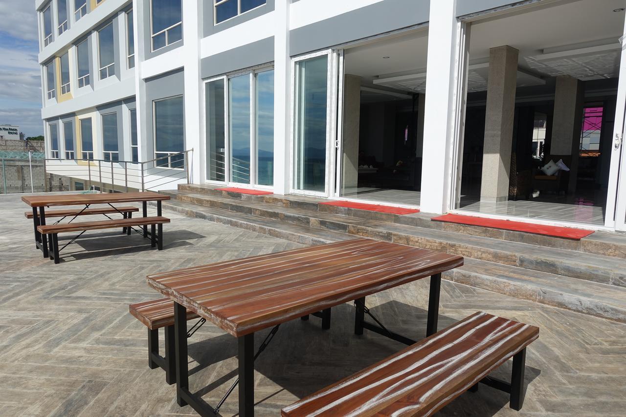 קופנג M Hotel Kupang מראה חיצוני תמונה
