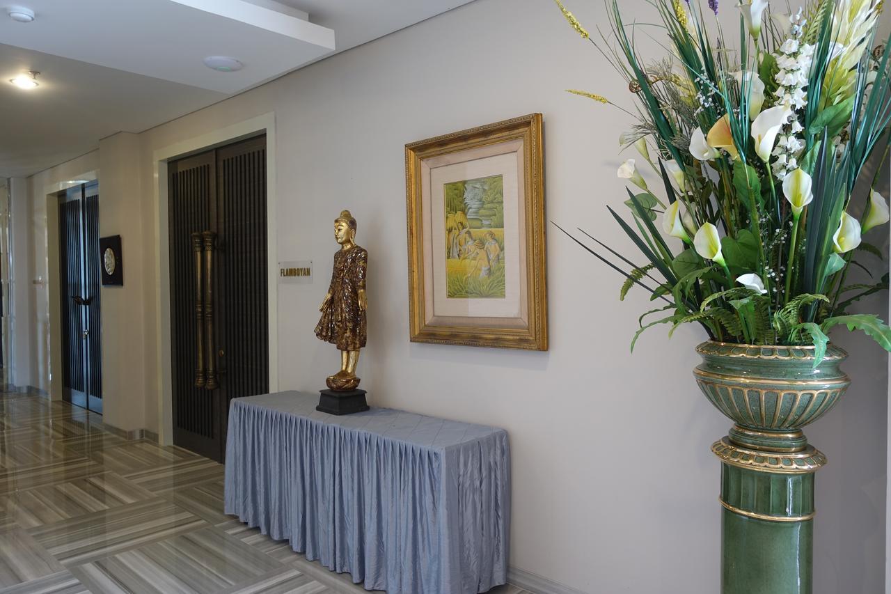 קופנג M Hotel Kupang מראה חיצוני תמונה