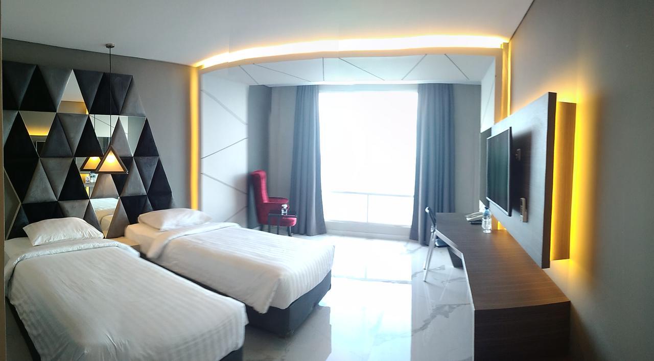 קופנג M Hotel Kupang מראה חיצוני תמונה