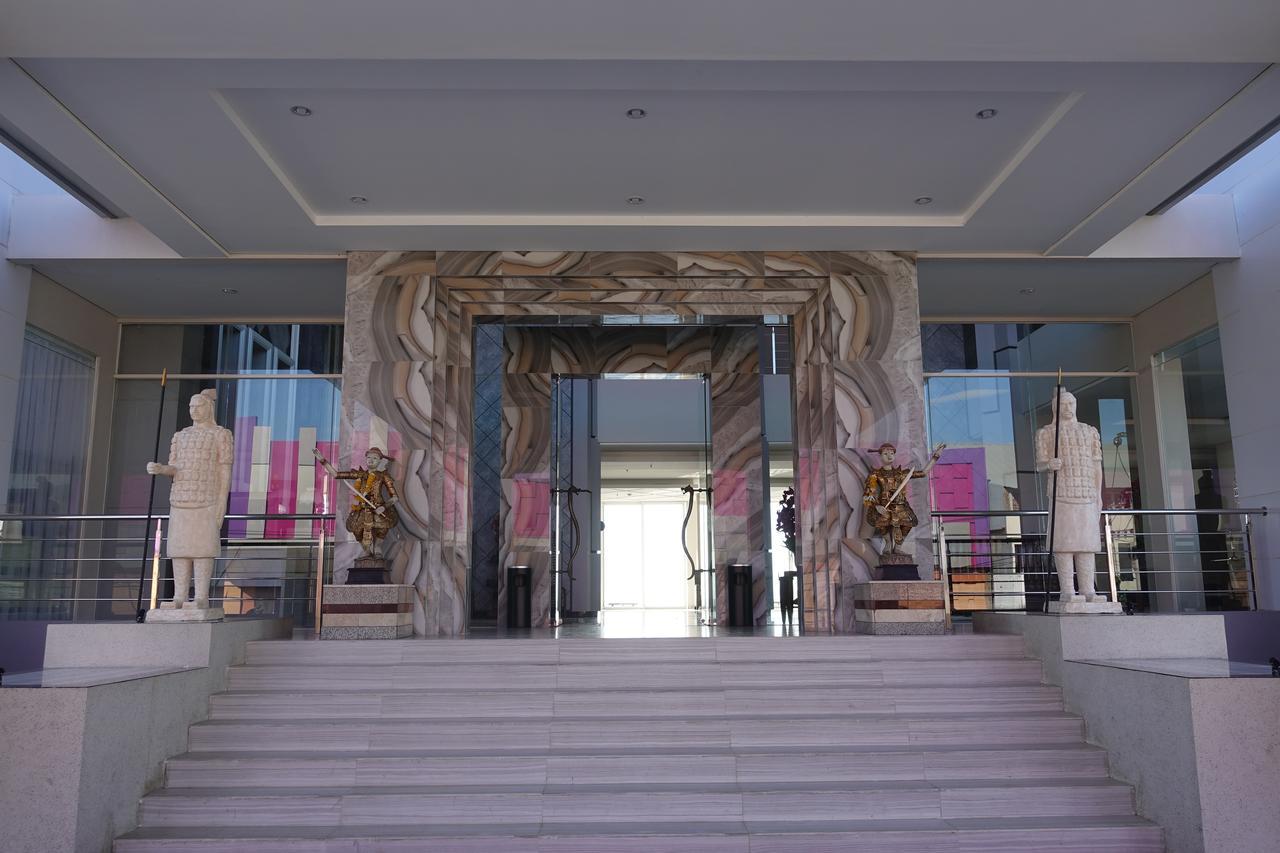 קופנג M Hotel Kupang מראה חיצוני תמונה